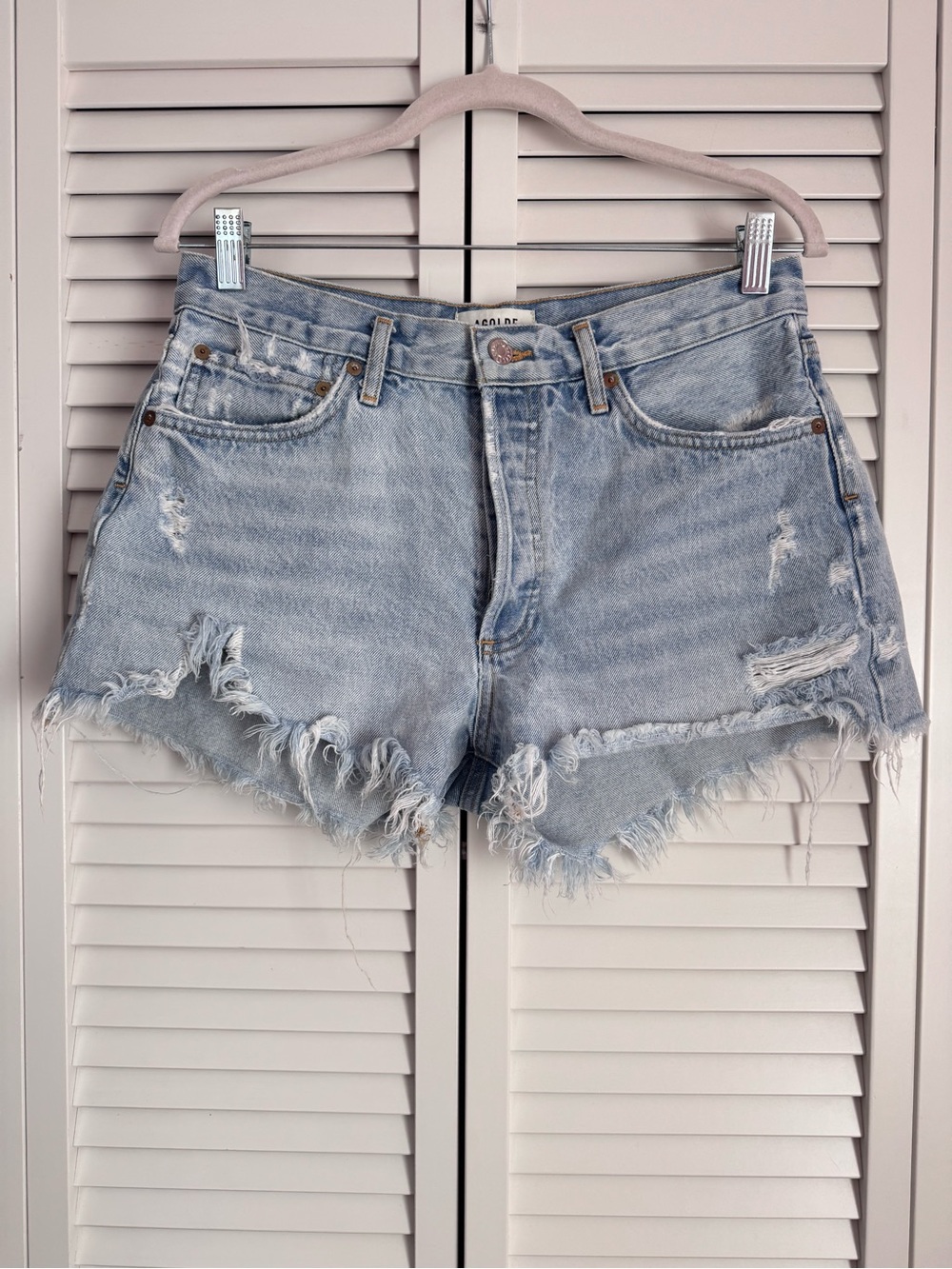 AGOLDE Parker Distressed Cut Off Jeans Shorts Blue Raw Hem Festival Size 28